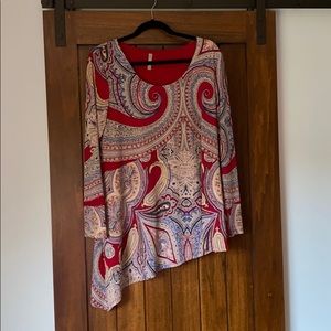 Uneven hem paisley tunic